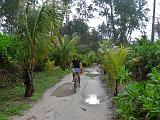 SEYCHELLES - 532 - La Digue, passeggiando in bicicletta